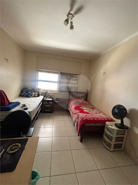 Casa à venda em excelente localização, situada na Avenida Santa Inês, travessa da Voluntários da Pátria.