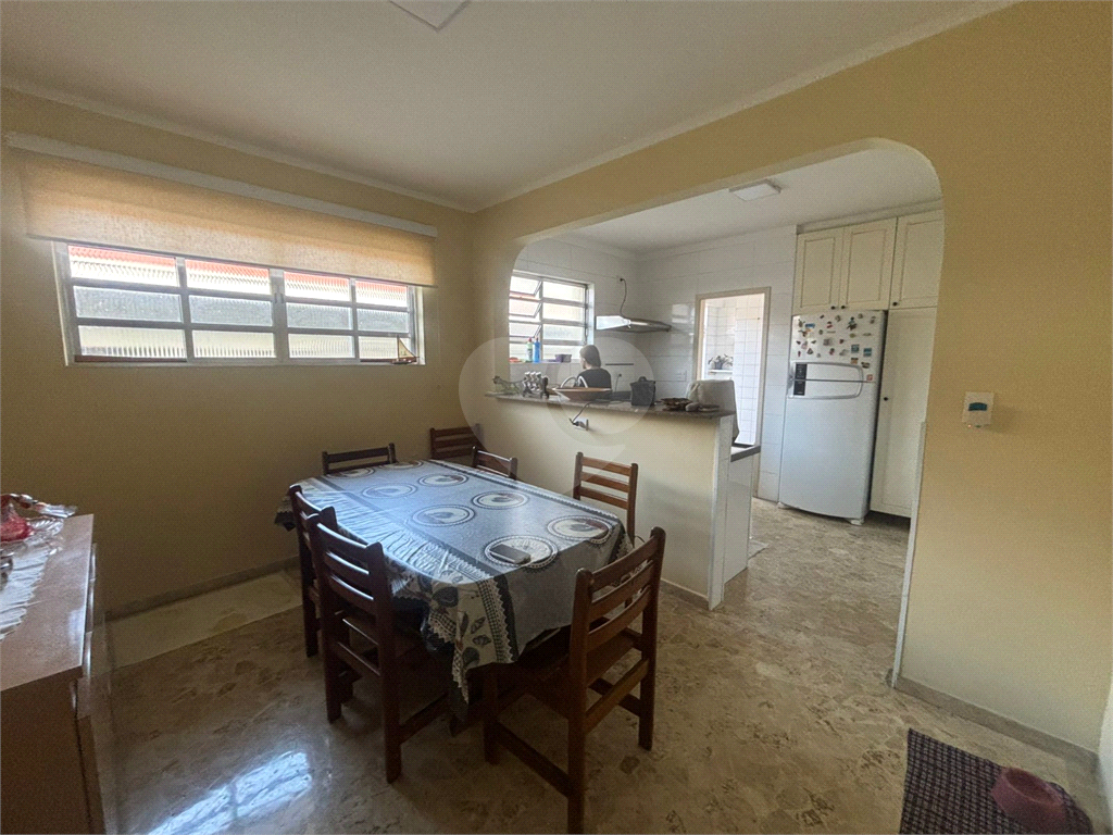 Casa à venda em excelente localização, situada na Avenida Santa Inês, travessa da Voluntários da Pátria.