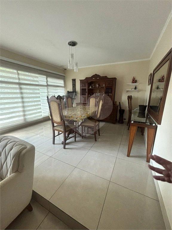 Casa à venda em excelente localização, situada na Avenida Santa Inês, travessa da Voluntários da Pátria.