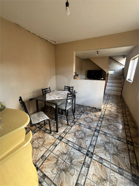 Casa à venda em excelente localização, situada na Avenida Santa Inês, travessa da Voluntários da Pátria.