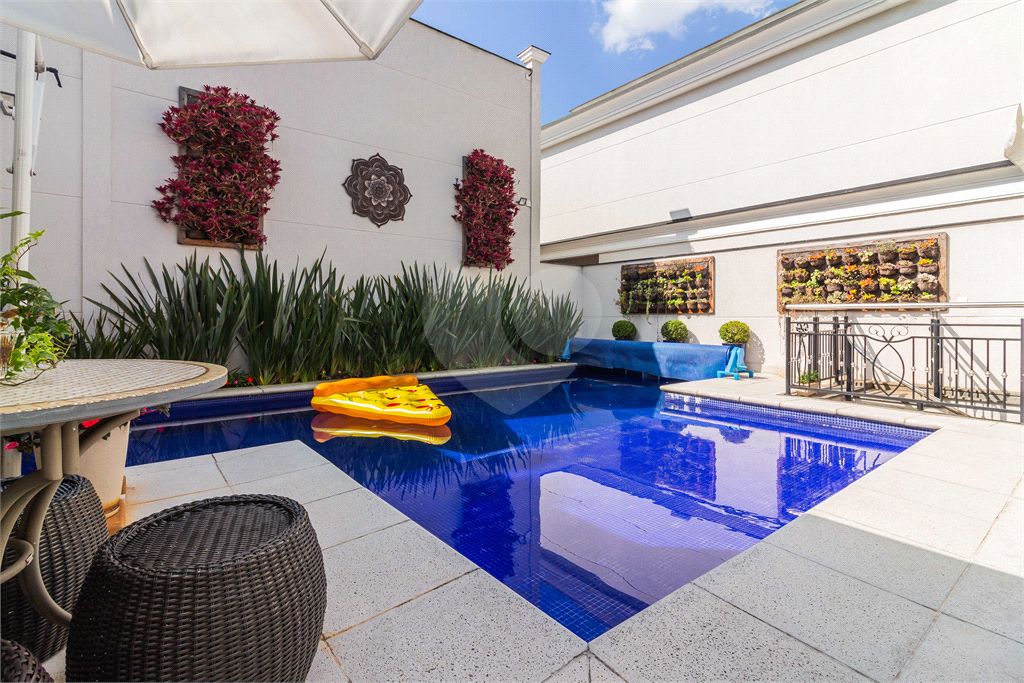Casa em condomínio, 4 suites, piscina privativa no Jd. Floresta - zona norte - SP.