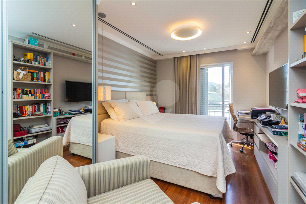 Casa em condomínio, 4 suites, piscina privativa no Jd. Floresta - zona norte - SP.