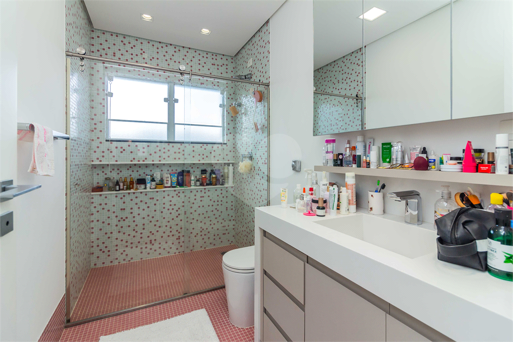 Casa em condomínio, 4 suites, piscina privativa no Jd. Floresta - zona norte - SP.