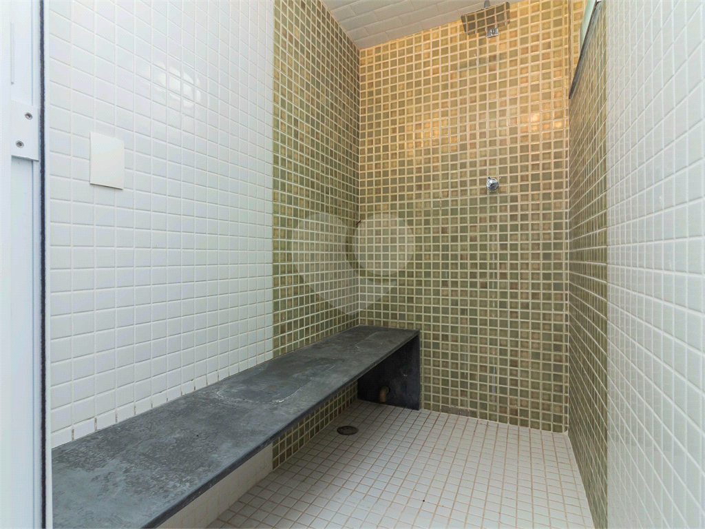 Casa em condomínio, 4 suites, piscina privativa no Jd. Floresta - zona norte - SP.
