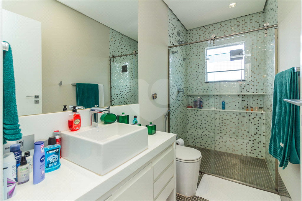 Casa em condomínio, 4 suites, piscina privativa no Jd. Floresta - zona norte - SP.