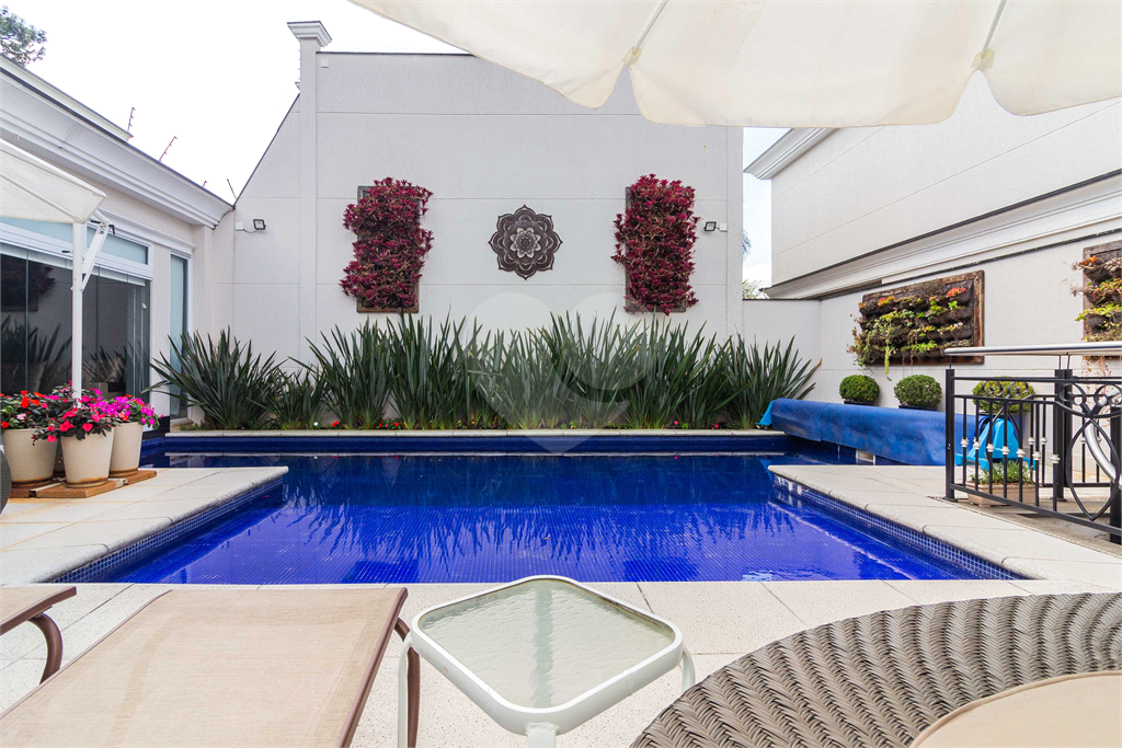 Casa em condomínio, 4 suites, piscina privativa no Jd. Floresta - zona norte - SP.