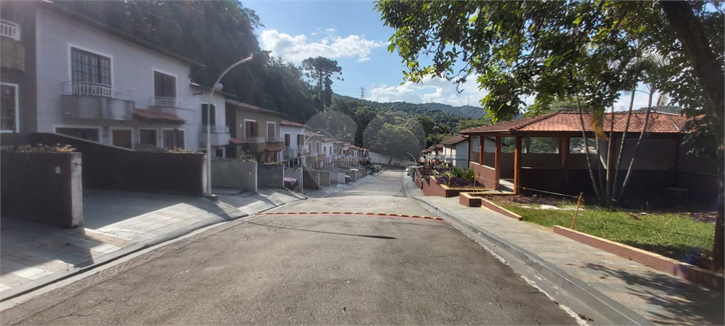 Casa em condomínio no Horto Florestal