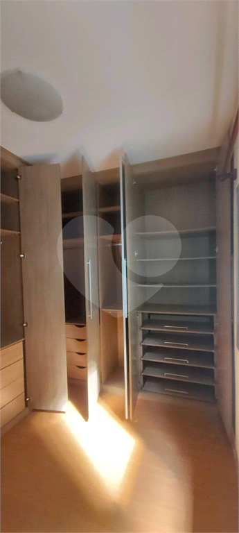 Casa em condomínio no Horto Florestal