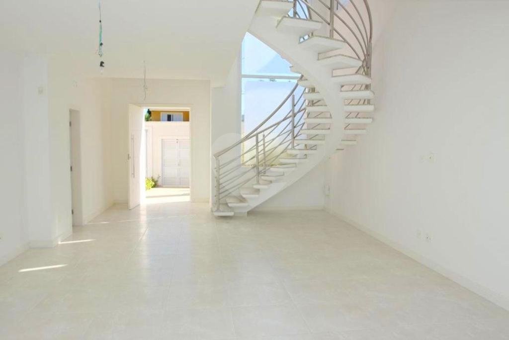 Sobrado residencial no Guarujá para venda