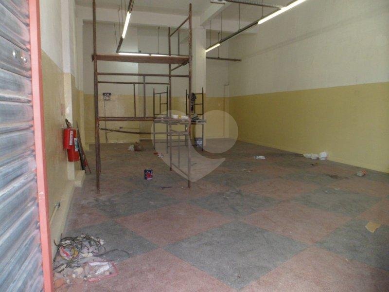 Excelente Salão Comercial com energia trifásica localizado próximo da  Avenida Gamelinha