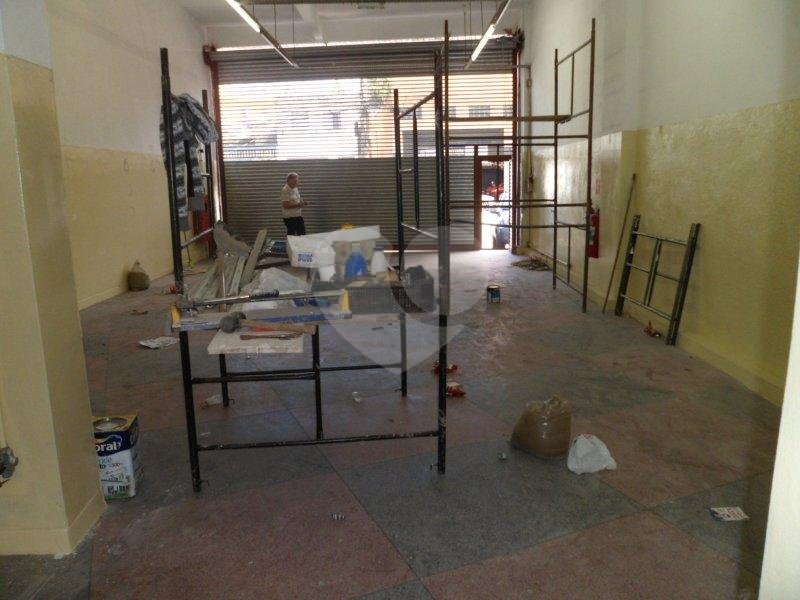 Excelente Salão Comercial com energia trifásica localizado próximo da  Avenida Gamelinha