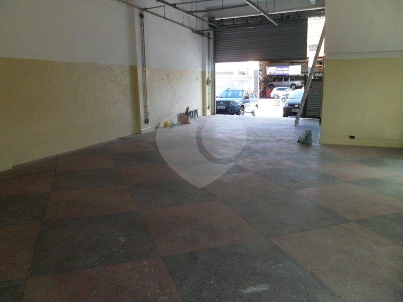 Excelente Salão Comercial com energia trifásica localizado próximo da  Avenida Gamelinha