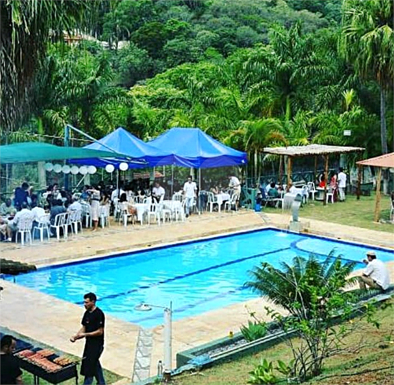 Casa térrea em condomínio fechado em Atibaia