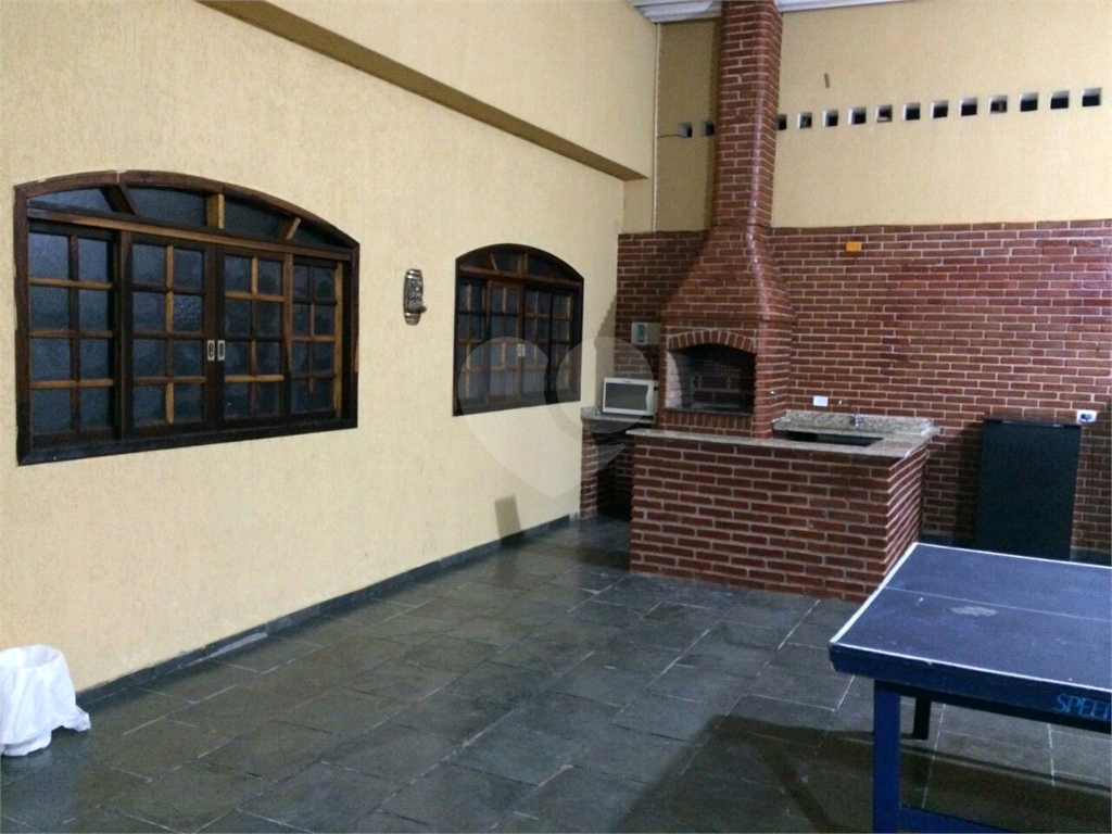 Casa térrea em condomínio fechado em Atibaia