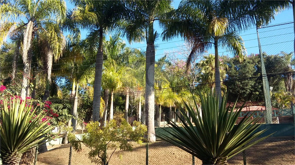 Casa térrea em condomínio fechado em Atibaia