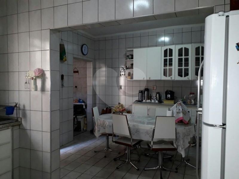 Sobrado à venda com 3 quartos, 240m² - Foto 13