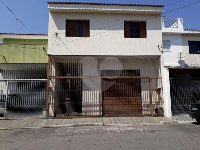 Sobrado à venda com 3 quartos, 240m² - Foto 1