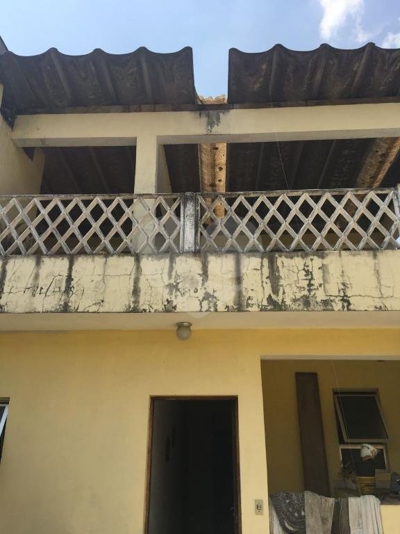 Amplo sobrado à venda na Vila Nivi, com 255 m²
