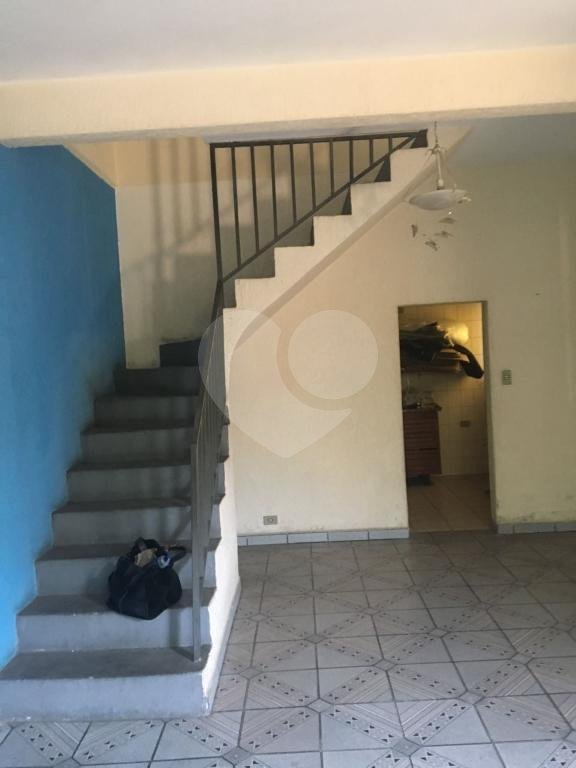 Amplo sobrado à venda na Vila Nivi, com 255 m²