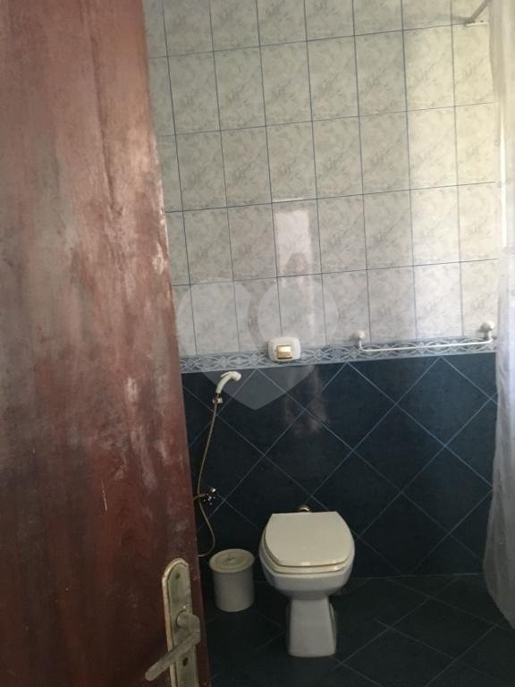 Amplo sobrado à venda na Vila Nivi, com 255 m²