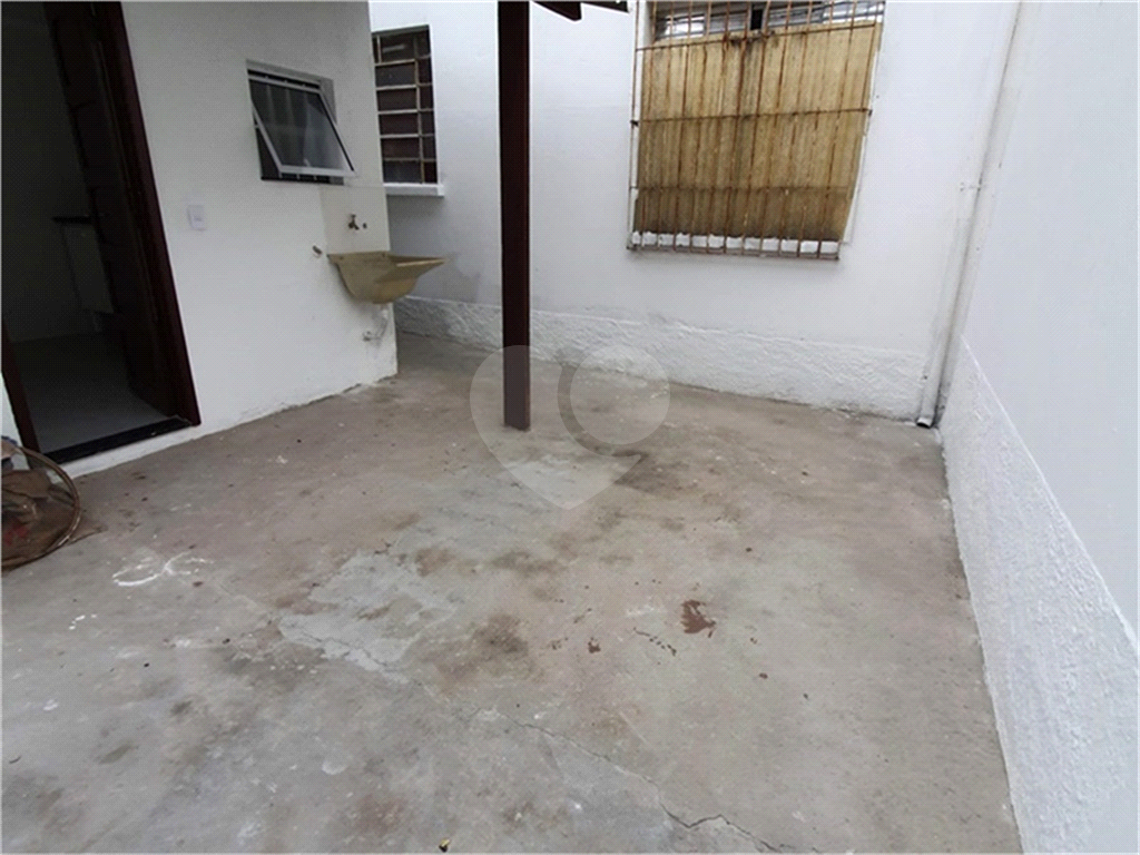 Apartamento à venda com 2 quartos, 70m² - Foto 17