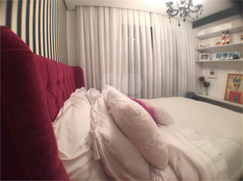 Vista maravilhosa na rua Purpurina!