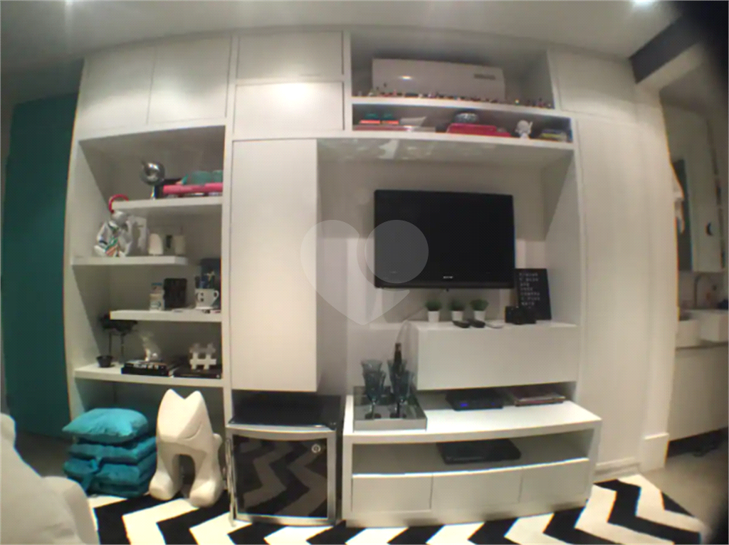 Vista maravilhosa na rua Purpurina!