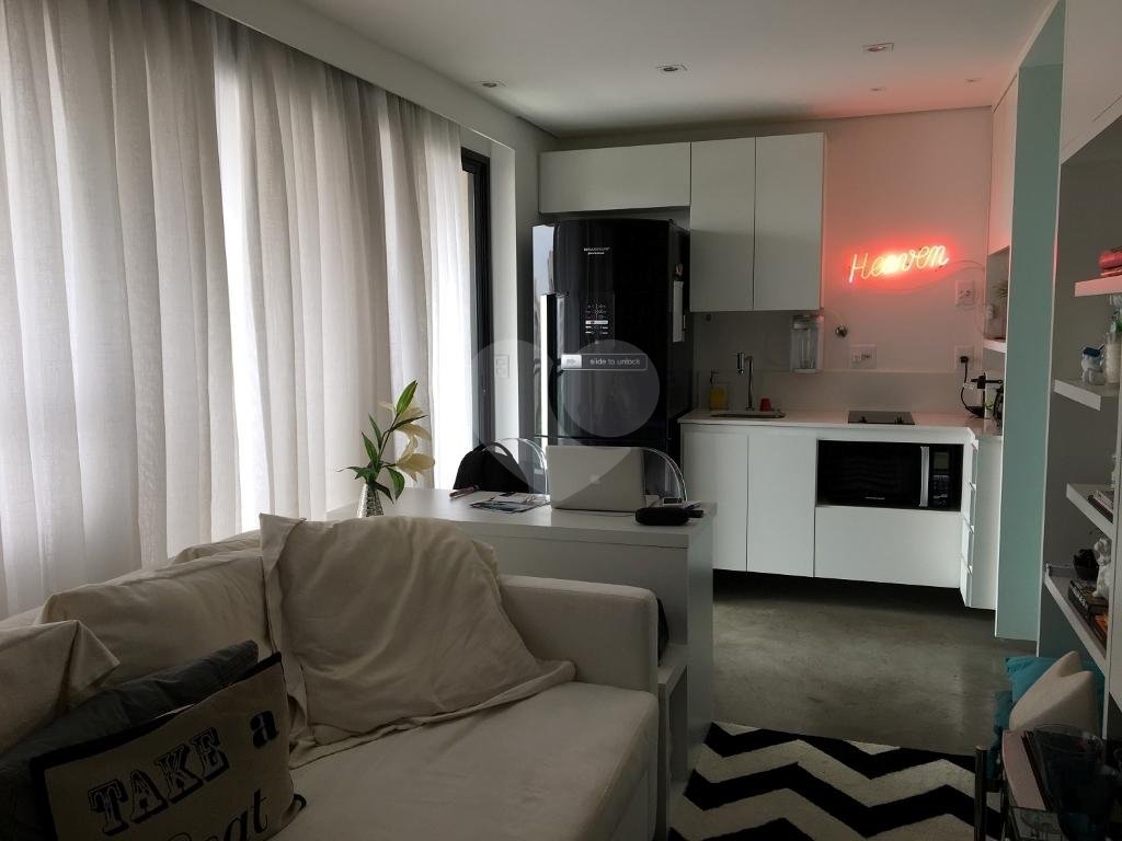 Vista maravilhosa na rua Purpurina!