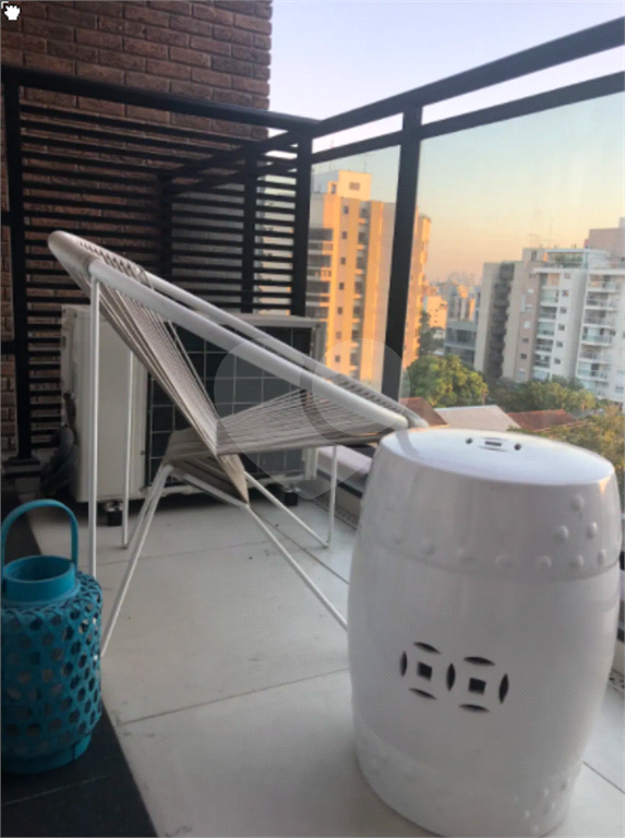 Vista maravilhosa na rua Purpurina!