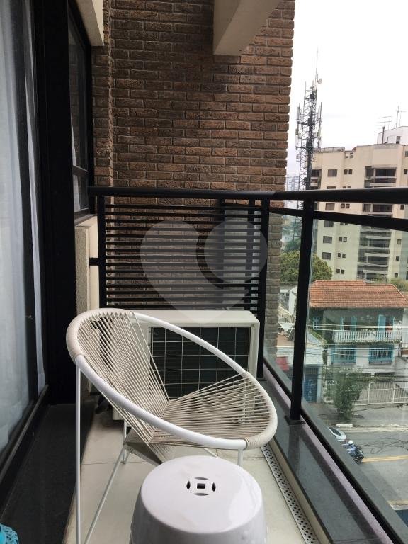 Vista maravilhosa na rua Purpurina!