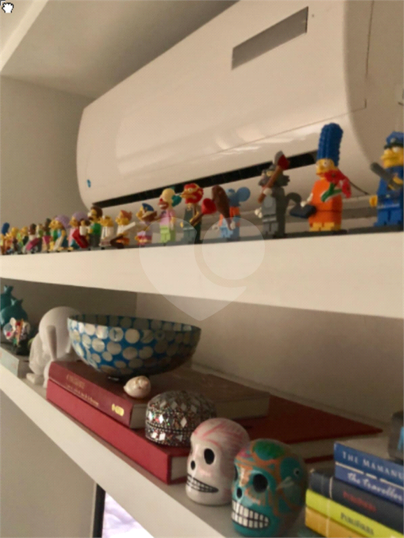 Vista maravilhosa na rua Purpurina!