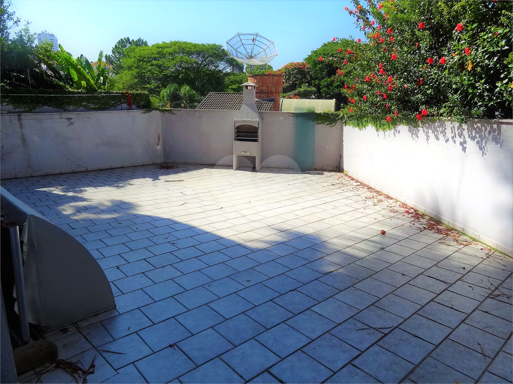 Ótima casa no Jardim França com 3 andares