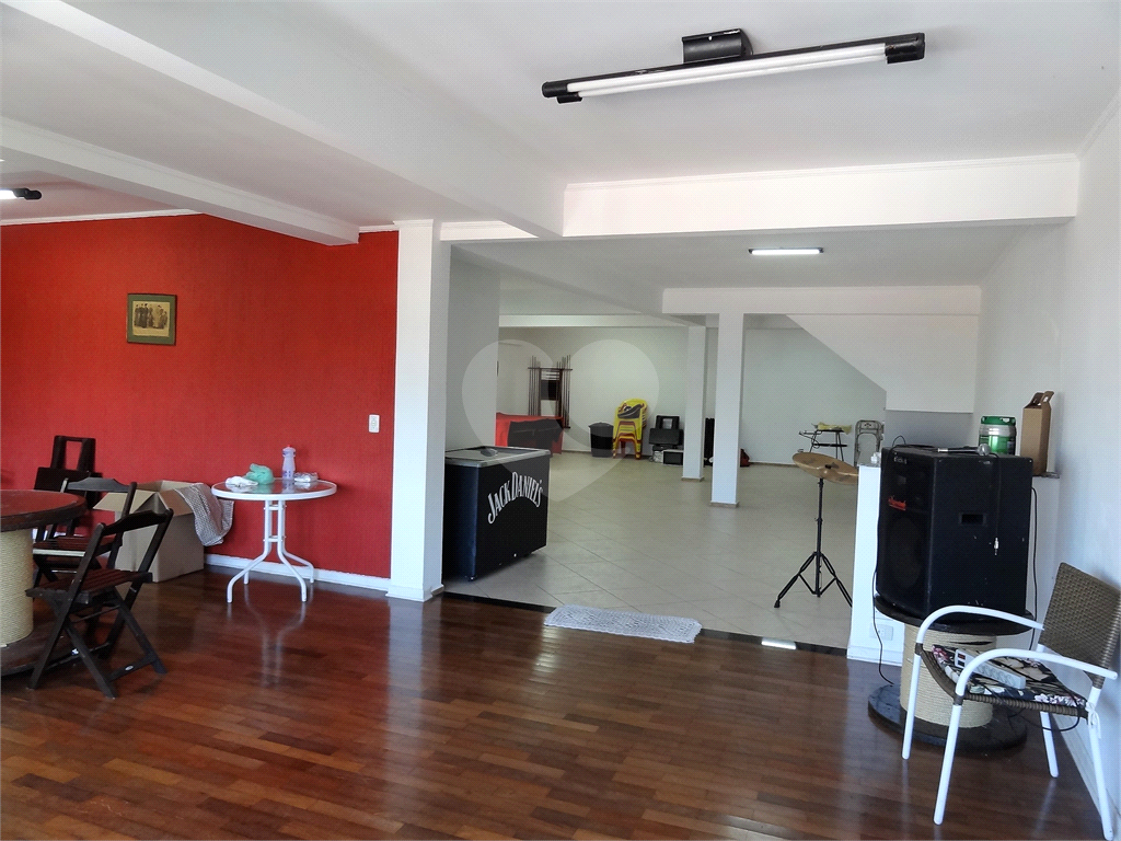 Ótima casa no Jardim França com 3 andares