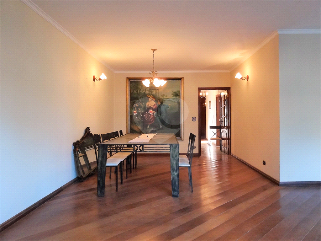 Ótima casa no Jardim França com 3 andares