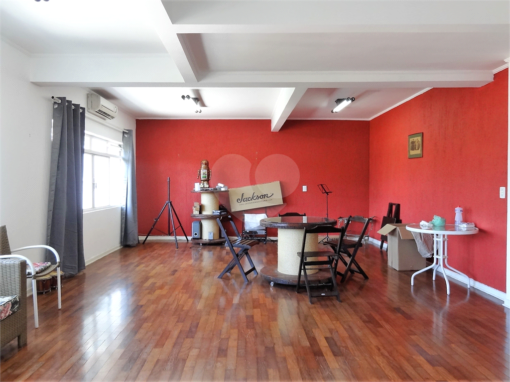 Ótima casa no Jardim França com 3 andares