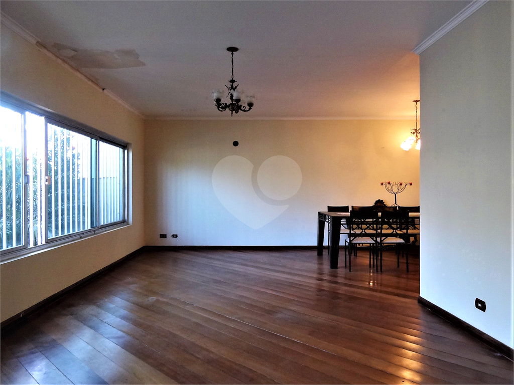 Ótima casa no Jardim França com 3 andares