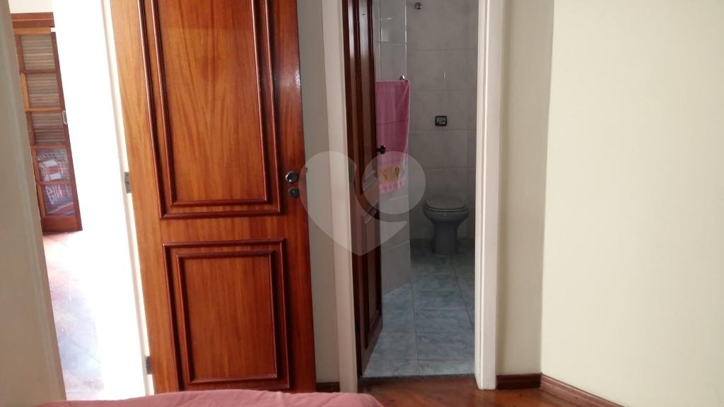 Oportunidade !!!! Lindo sobrado no horto, com 3 suites sendo uma master com closet e hidromassagem