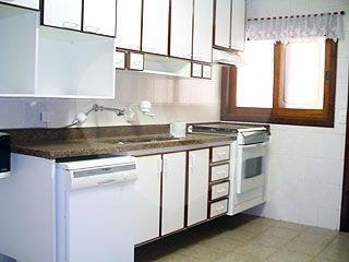Oportunidade !!!! Lindo sobrado no horto, com 3 suites sendo uma master com closet e hidromassagem