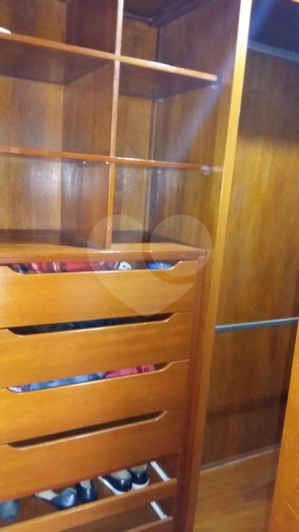 Oportunidade !!!! Lindo sobrado no horto, com 3 suites sendo uma master com closet e hidromassagem