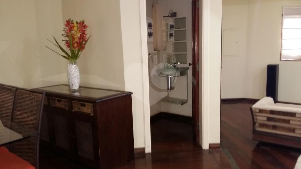 Oportunidade !!!! Lindo sobrado no horto, com 3 suites sendo uma master com closet e hidromassagem