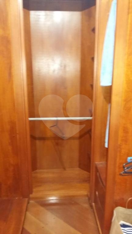 Oportunidade !!!! Lindo sobrado no horto, com 3 suites sendo uma master com closet e hidromassagem