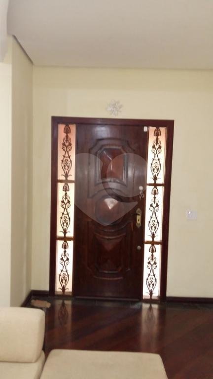 Oportunidade !!!! Lindo sobrado no horto, com 3 suites sendo uma master com closet e hidromassagem