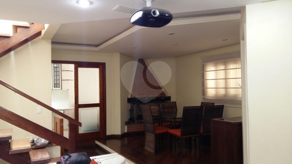Oportunidade !!!! Lindo sobrado no horto, com 3 suites sendo uma master com closet e hidromassagem
