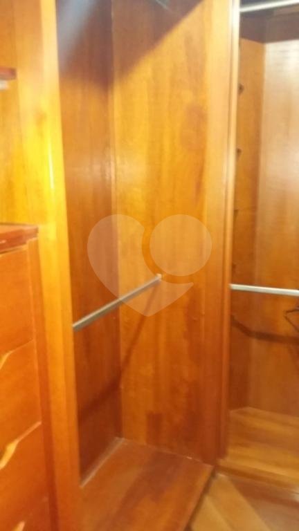 Oportunidade !!!! Lindo sobrado no horto, com 3 suites sendo uma master com closet e hidromassagem