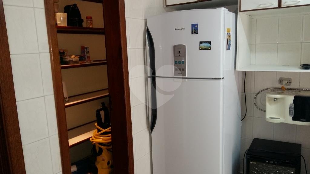 Oportunidade !!!! Lindo sobrado no horto, com 3 suites sendo uma master com closet e hidromassagem