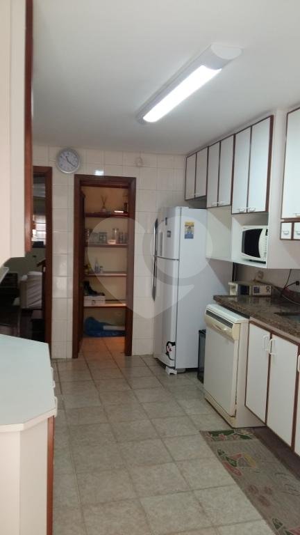 Oportunidade !!!! Lindo sobrado no horto, com 3 suites sendo uma master com closet e hidromassagem