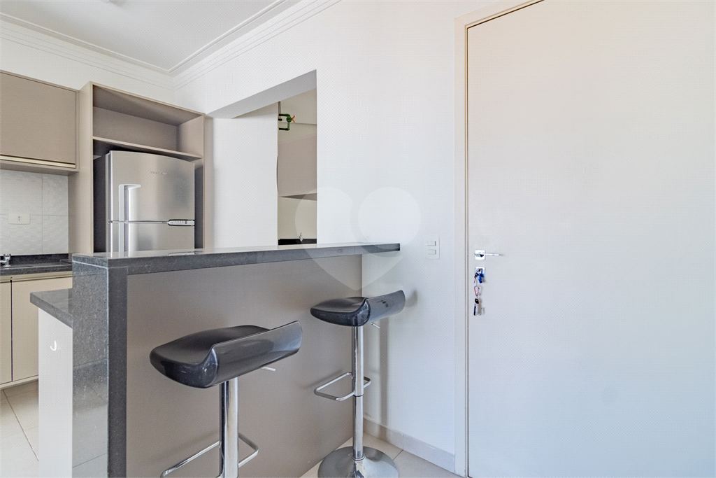 APARTAMENTO MOBILIADO COM DUAS VAGAS