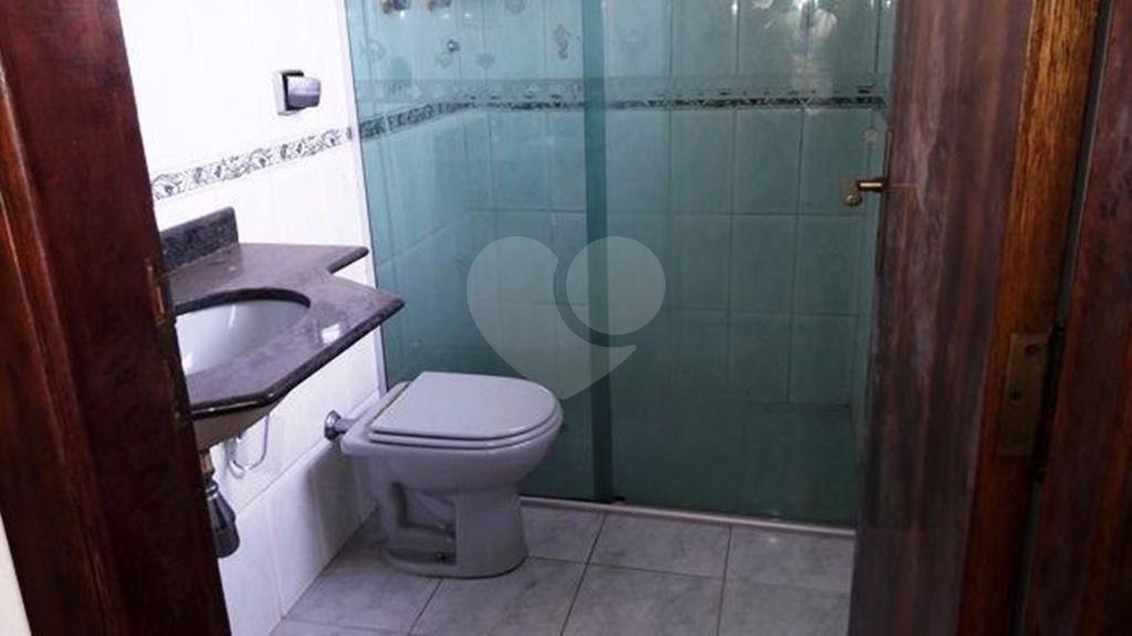 Sobrado para venda e locação no Parque Santo Antônio