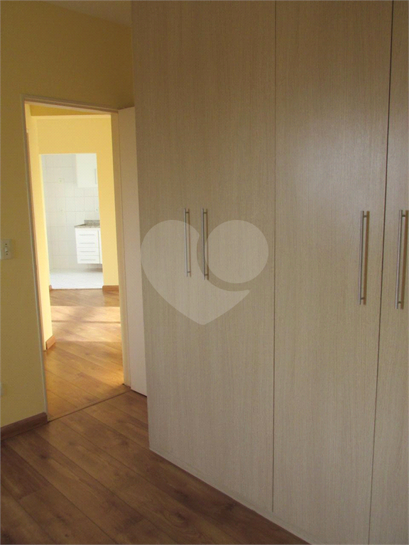 Apartamento a venda. 2 quartos (1 suíte), sacada, 2 vagas, depósito. Santana
