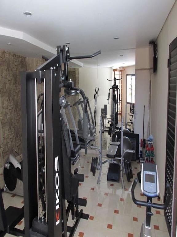 Apartamento a venda. 2 quartos (1 suíte), sacada, 2 vagas, depósito. Santana